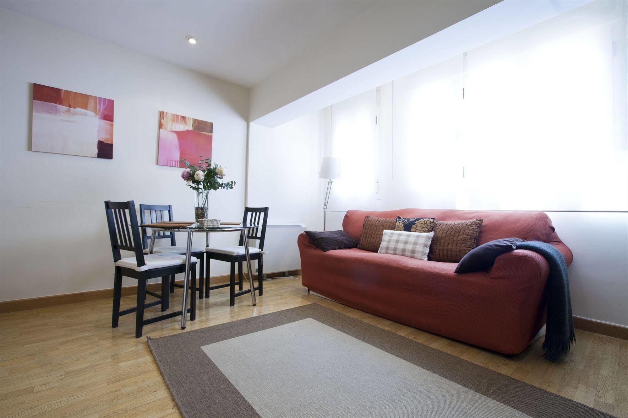 Apartamentos Apr Alcala Madrid Exterior photo