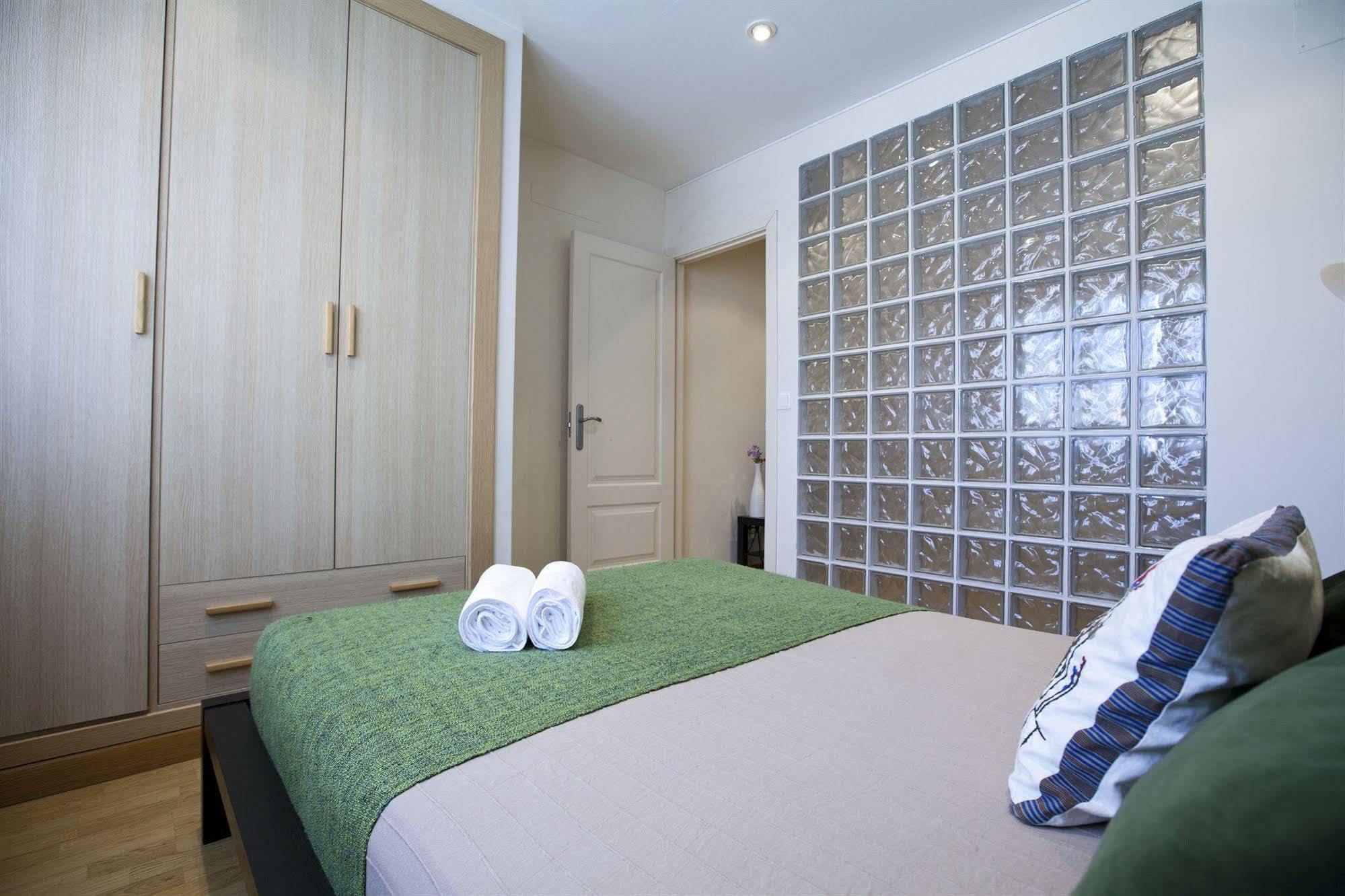 Apartamentos Apr Alcala Madrid Exterior photo
