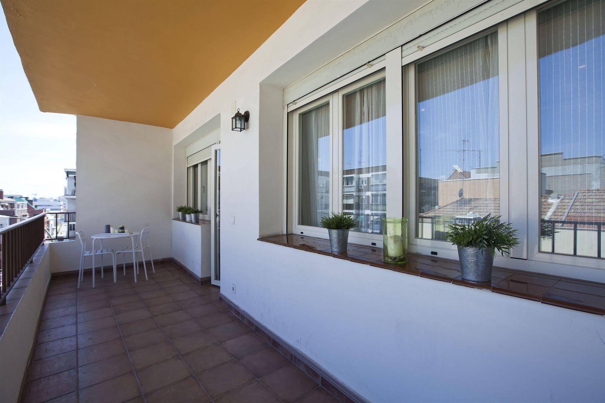 Apartamentos Apr Alcala Madrid Exterior photo
