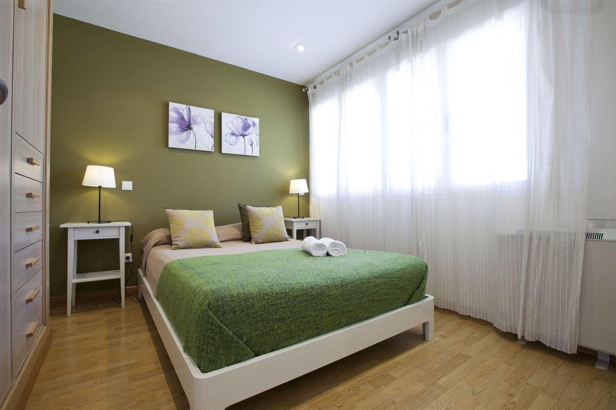 Apartamentos Apr Alcala Madrid Exterior photo