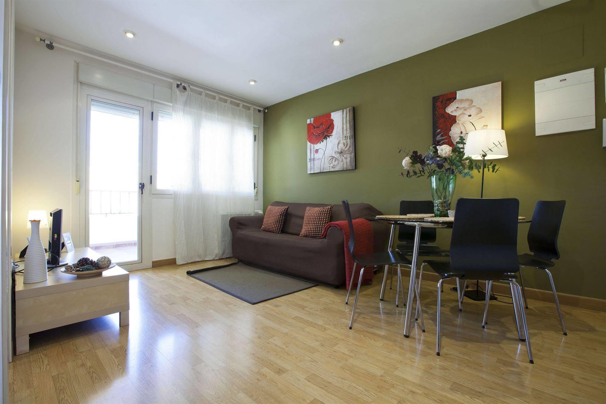 Apartamentos Apr Alcala Madrid Exterior photo