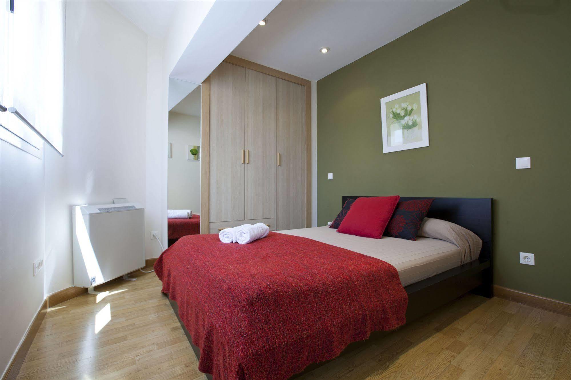 Apartamentos Apr Alcala Madrid Exterior photo