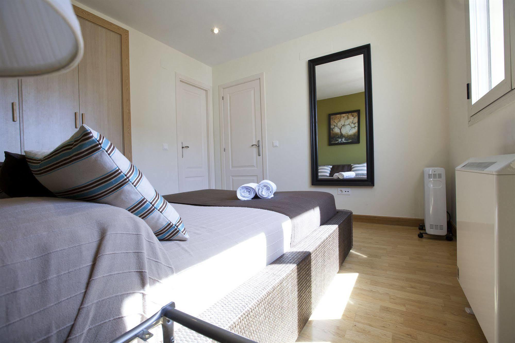 Apartamentos Apr Alcala Madrid Exterior photo